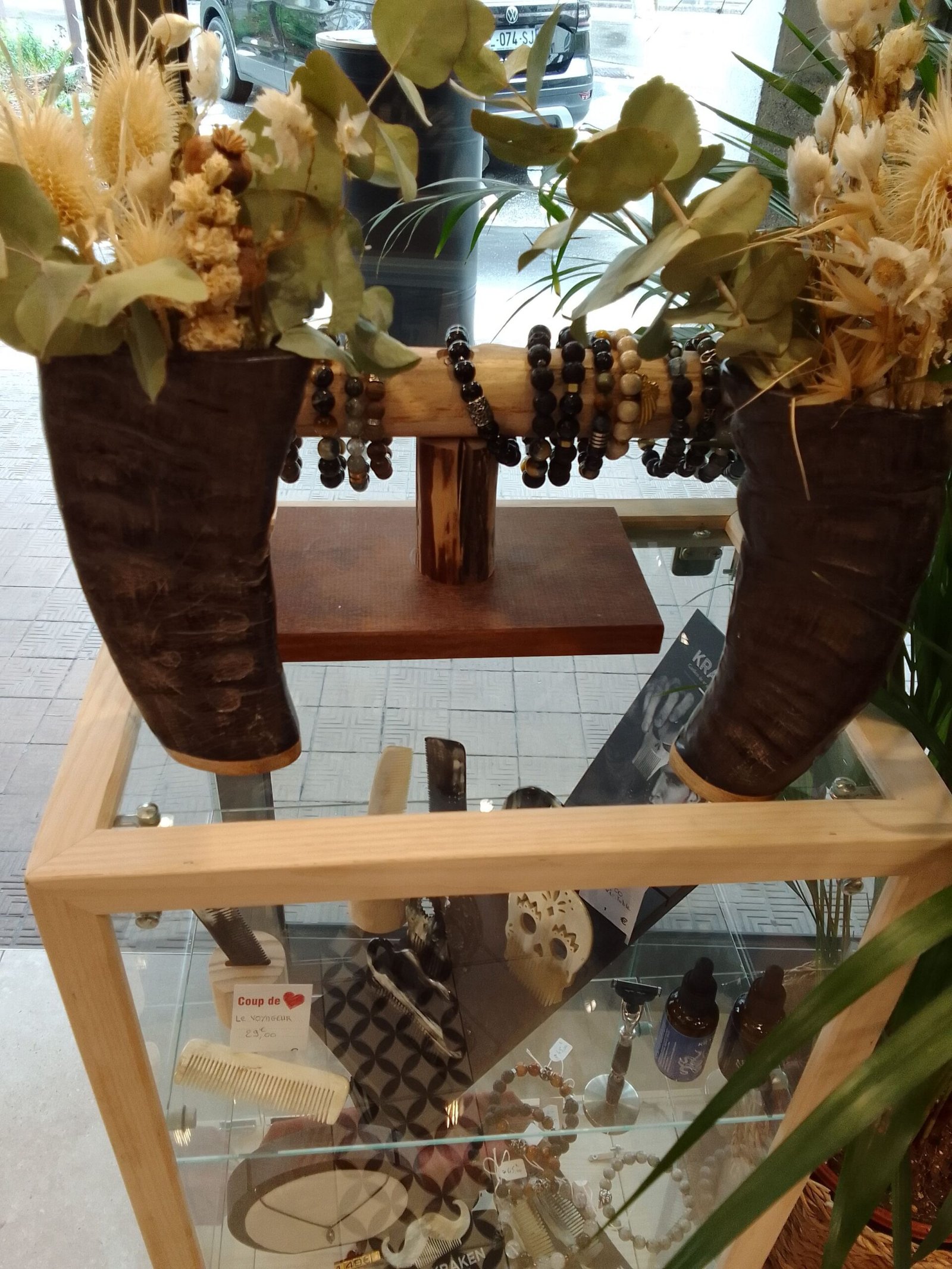 bracelets et vase en corne annecy le vieux